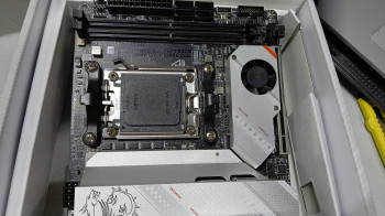 MSI MPG B650I EDGE WIFI AMD B650 Soket AM5(OUTLET)