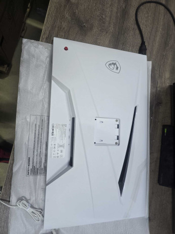 MSI 27