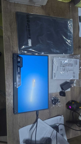 ASUS ZENSCREEN MB16AHV 5 MS 60 HZ15.6