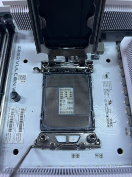 COLORFUL iGame Z890 VULCAN W V20 DDR5 8800(OUTLET)