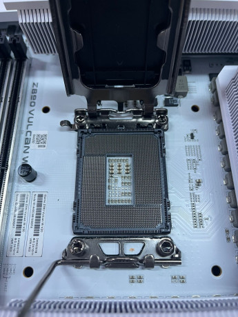 COLORFUL iGame Z890 VULCAN W V20 DDR5 8800(OUTLET)