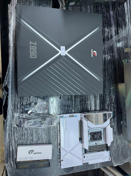 COLORFUL iGame Z890 VULCAN W V20 DDR5 8800(OUTLET)