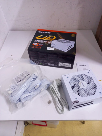 GIGABYTE GP-UD1000GM PG5 ICE 1000W POWER S(OUTLET)
