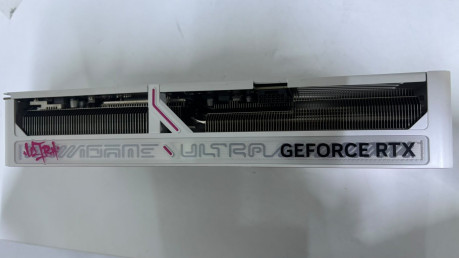 COLORFUL iGame RTX 5080 Ultra 16GB GDDR7 2(OUTLET)