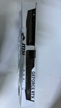MSI GEFORCE RTX 5070 12G GAMING TRIO OC WH(OUTLET)