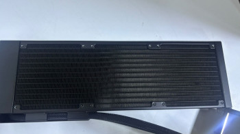 Lian Li Hydro-Shift LCD 360 Siyah FANSIZ S(OUTLET)
