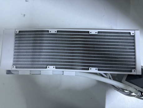 Lian Li Hydro-Shift LCD 360 Beyaz FANSIZ S(OUTLET)