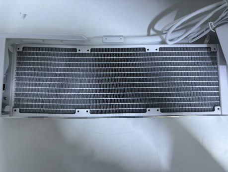 Lian Li Hydro-Shift LCD 360 Beyaz FANSIZ S(OUTLET)