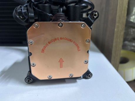 Lian Li Hydro-Shift LCD 360 Siyah FANSIZ S(OUTLET)