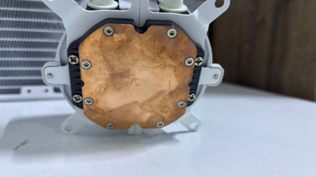 Lian Li Hydro-Shift II LCD-C 360 Beyaz Fan(OUTLET)