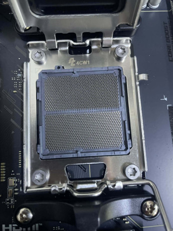 MSI X870 GAMING PLUS WIFI ANAKART(OUTLET)