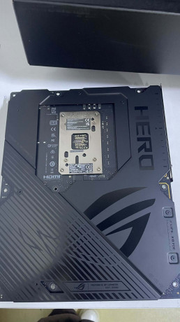 ASUS ROG CROSSHAIR X870E HERO AMD AM5 DDR5(OUTLET)