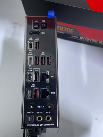 ASUS ROG CROSSHAIR X870E HERO AMD AM5 DDR5(OUTLET)