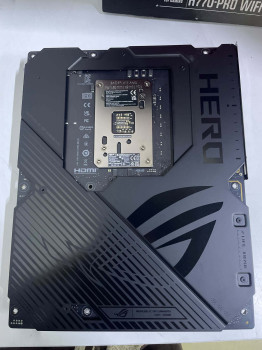 ASUS ROG CROSSHAIR X870E HERO AMD AM5 DDR5(OUTLET)