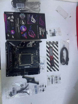 ASUS ROG STRIX B850-I GAMING WIFI AMD ANAK(OUTLET)
