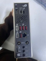 ASUS ROG STRIX B850-I GAMING WIFI AMD ANAK(OUTLET)