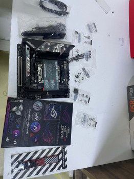 ASUS ROG STRIX B850-I GAMING WIFI AMD ANAK(OUTLET)