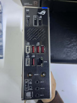 ASUS ROG STRIX B850-I GAMING WIFI AMD ANAK(OUTLET)