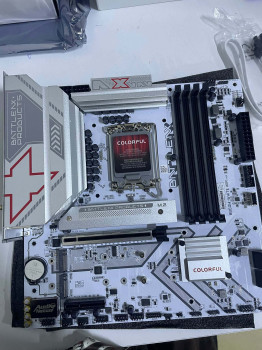 COLORFUL BATTLE-AX B860M-WHITE WIFI V20 DD(OUTLET)