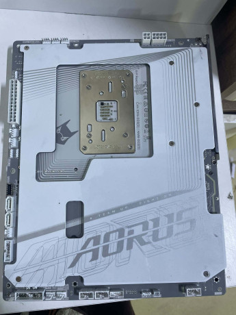 GIGABYTE X870 A STEALTH ICE AMD AM5 DDR5 A(OUTLET)