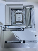 GIGABYTE X870 A STEALTH ICE AMD AM5 DDR5 A(OUTLET)