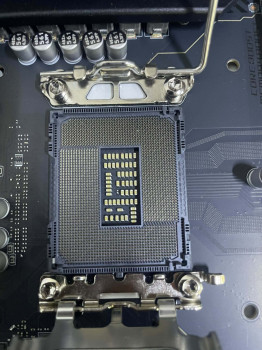 MSI MAG B860 TOMAHAWK WIFI INTEL DDR5 ANAK(OUTLET)