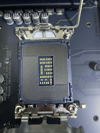 MSI MAG B860 TOMAHAWK WIFI INTEL DDR5 ANAK(OUTLET)