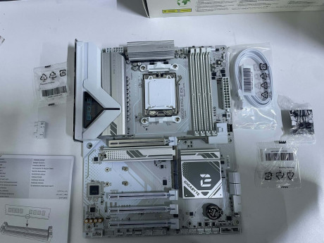 GIGABYTE B850 EAGLE ICE AMD ANAKART(OUTLET)