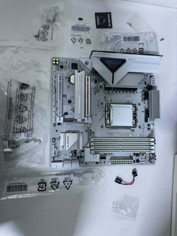 GIGABYTE B850M EAGLE WIFI6E ICE AMD ANAKAR(OUTLET)