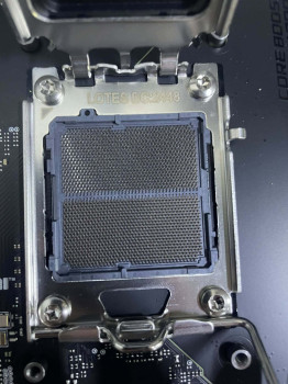MSI B650M PROJECT ZERO AM5 DDR5 7600MHZ(OUTLET)