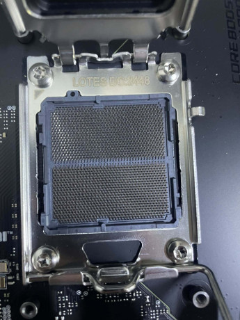 MSI B650M PROJECT ZERO AM5 DDR5 7600MHZ(OUTLET)