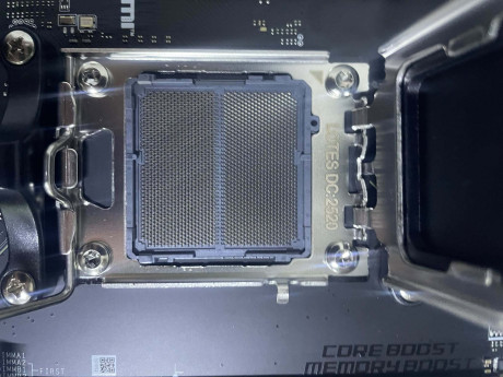 MSI B650M PROJECT ZERO AM5 DDR5 7600MHZ(OUTLET)