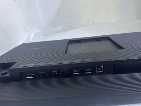 24 SAMSUNG LS24D400GAUXUF 5MS 100HZ FHD Pİ(OUTLET)