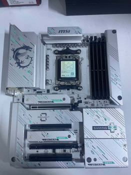 MSI B850 GAMING PLUS WIFI PZ DDR5 AM5(OUTLET)