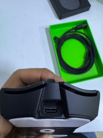 RAZER RZ01-05120100-R3G1 Viper V3 Pro Kbs.(OUTLET)